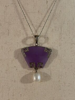 New Purple Jade and Pearl
Necklace